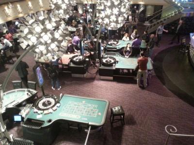 Widok z sali turniejowej na kasyno